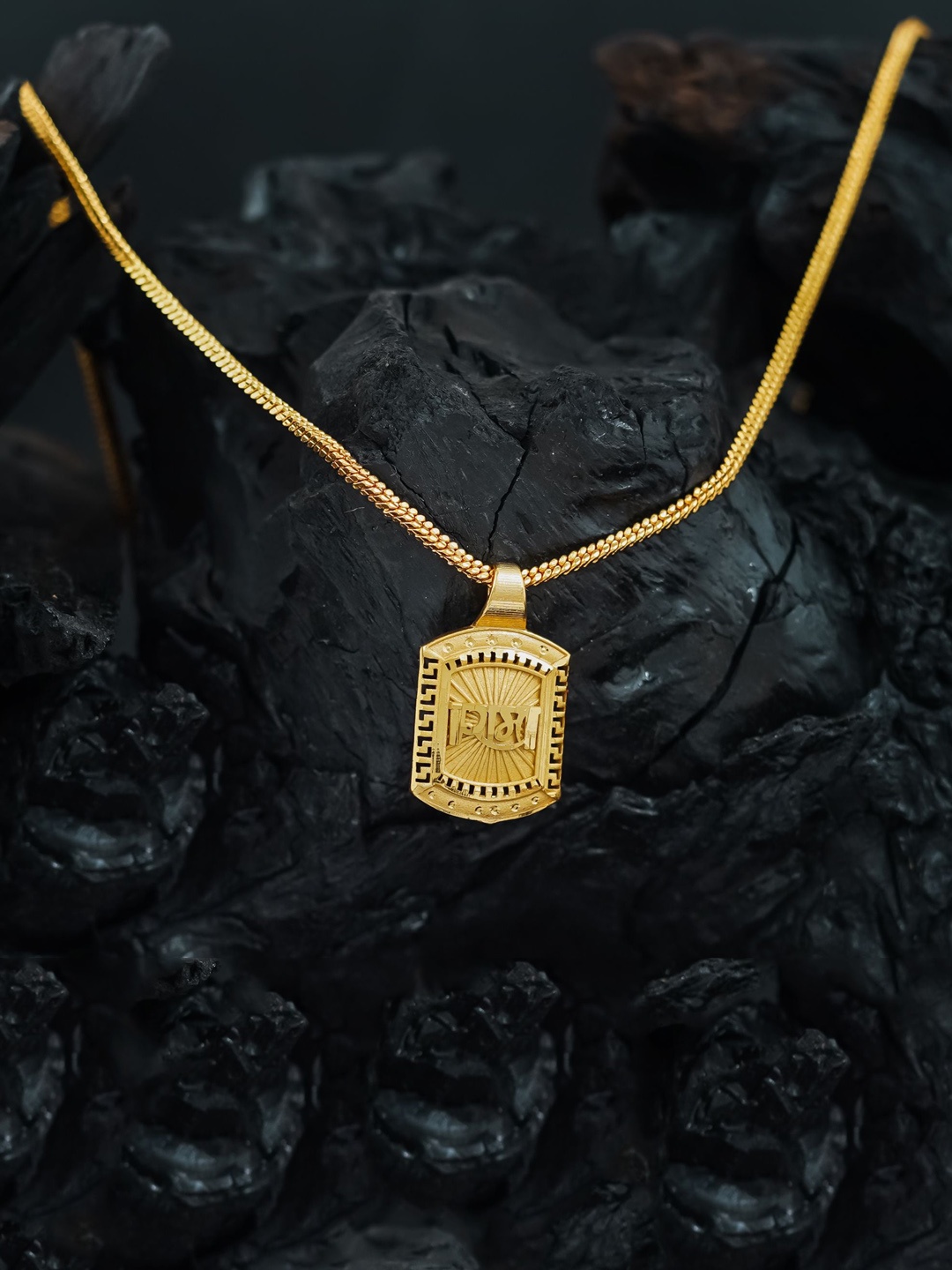 

MANSIYAORANGE Gold Plated Rama Pendant With Chain