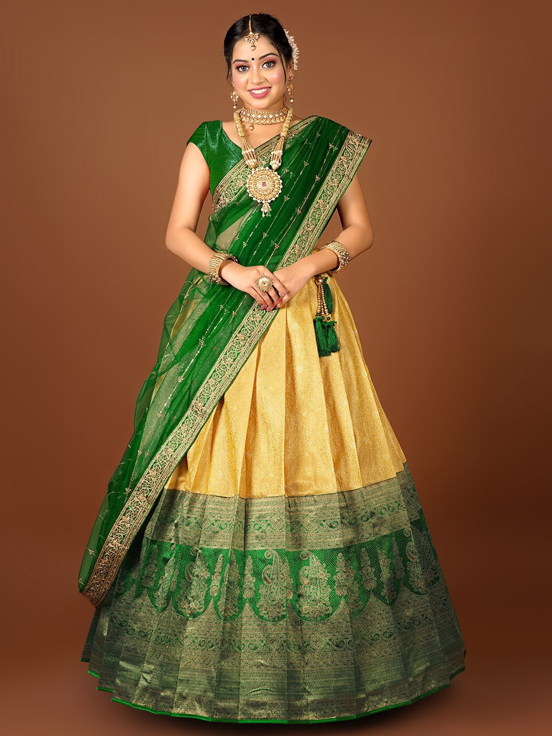 

HALFSAREE STUDIO Semi-Stitched Lehenga & Unstitched Blouse With Dupatta, Green