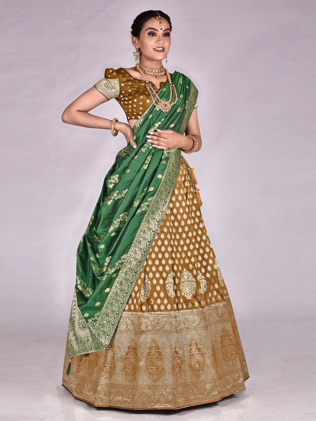 

HALFSAREE STUDIO Semi-Stitched Lehenga & Unstitched Blouse With Dupatta, Green