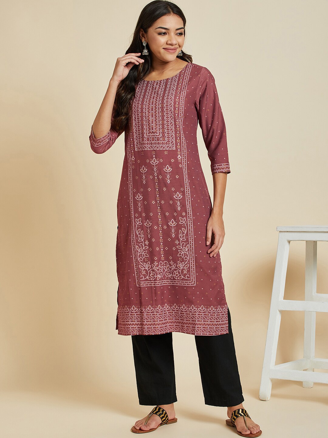 

Ramas Ethnic Motifs Printed Round Neck Straight Kurta, Rust