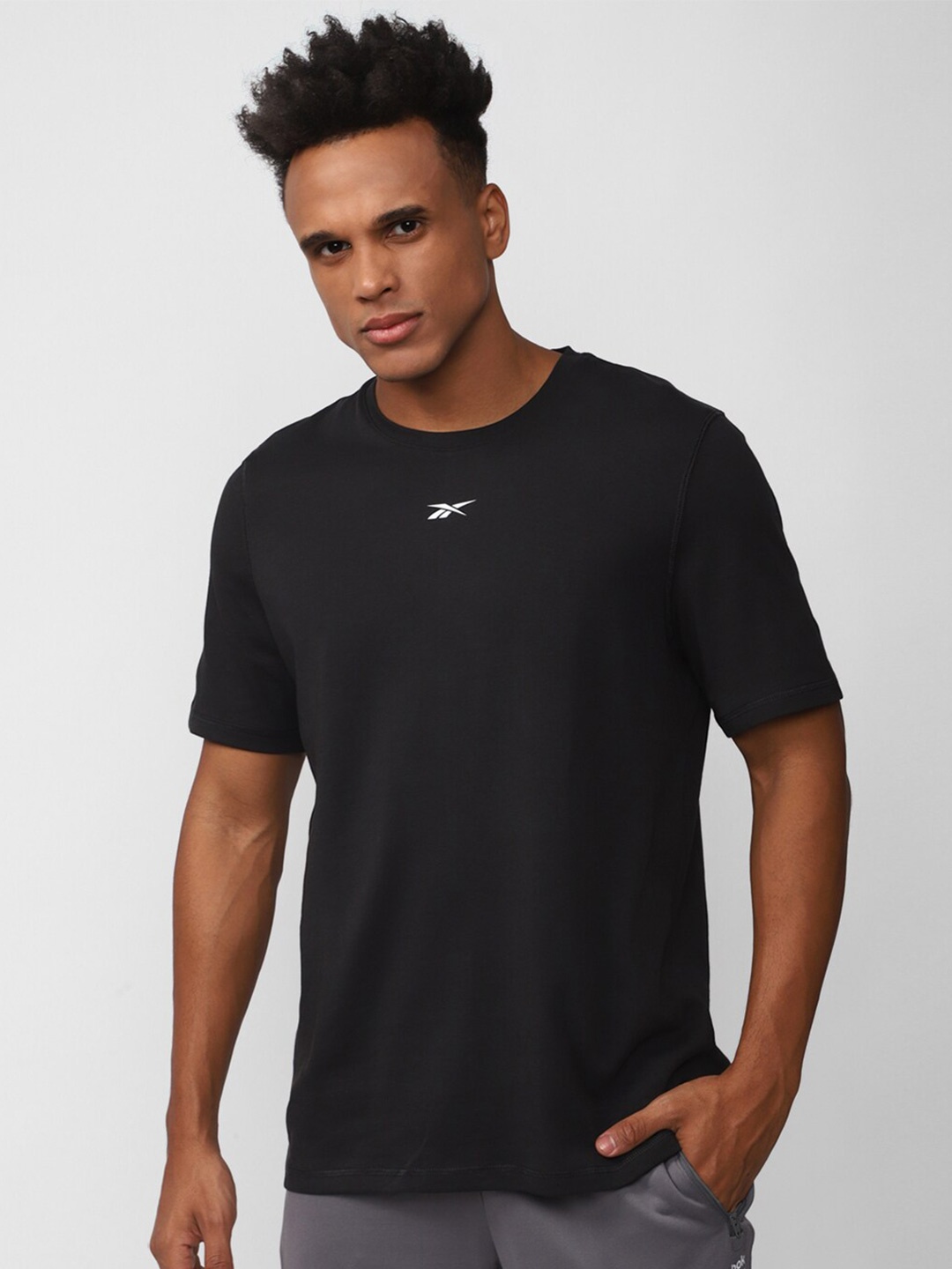

Reebok Train Sup Tee Nghblk Slim-Fit Sports T-Shirt, Black