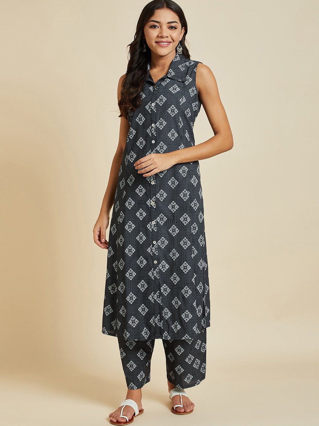 

Ramas Ethnic Motifs Printed Shirt Collar Sleeveless A-Line Kurta With Palazzos, Grey