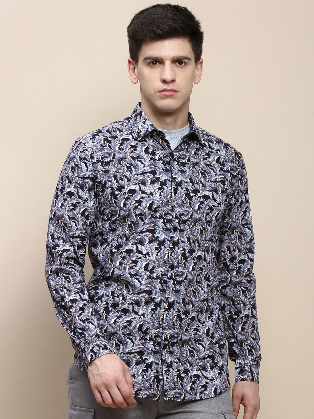 

INVICTUS Club Slim Fit Floral Printed Cotton Casual Shirt, Black