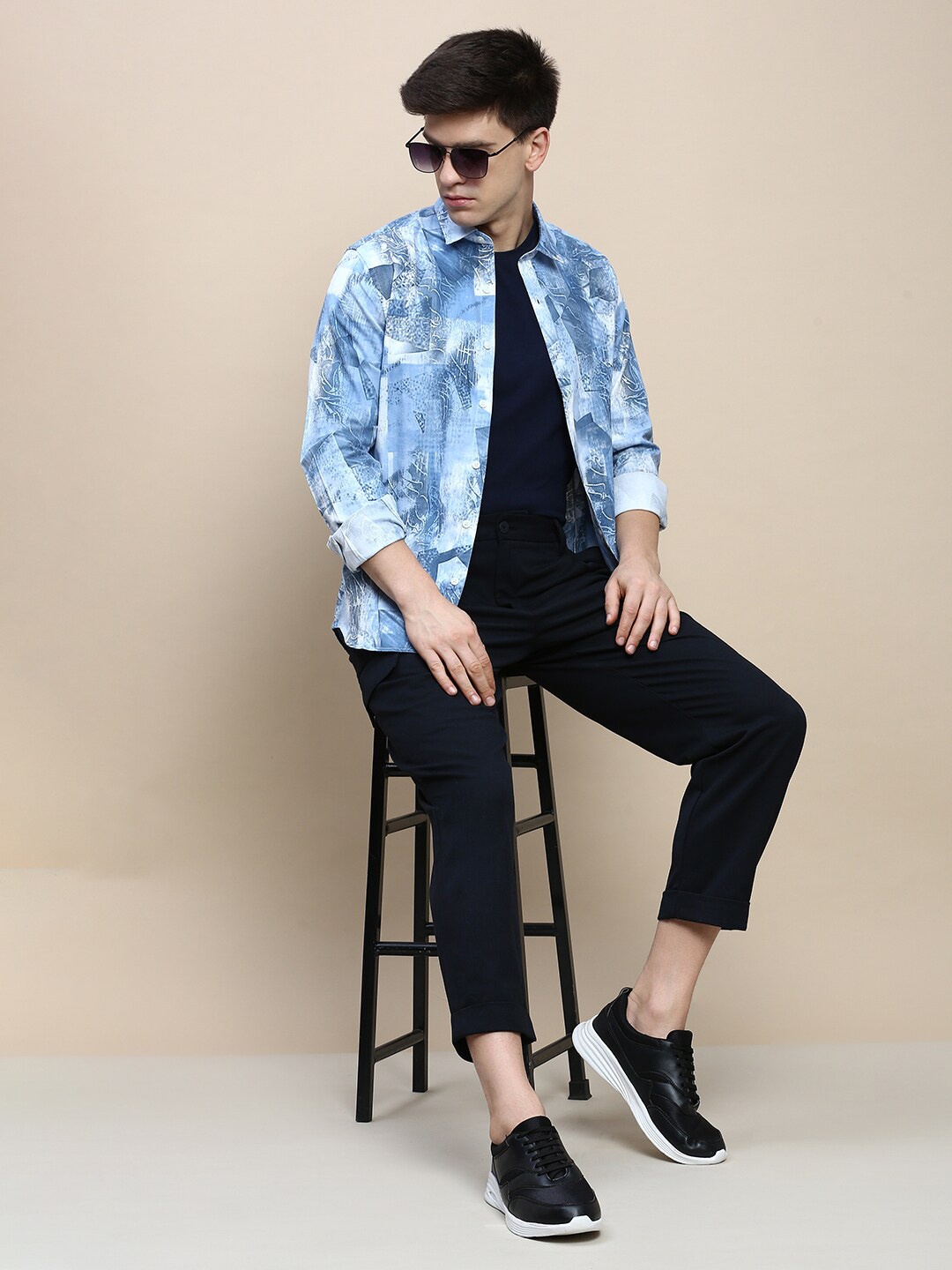 

INVICTUS Club Abstract Printed Cotton Casual Shirt, Blue