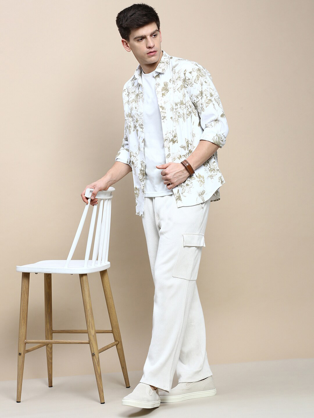 

INVICTUS Floral Printed Club Slim Fit Cotton Twill Casual Shirt, Off white