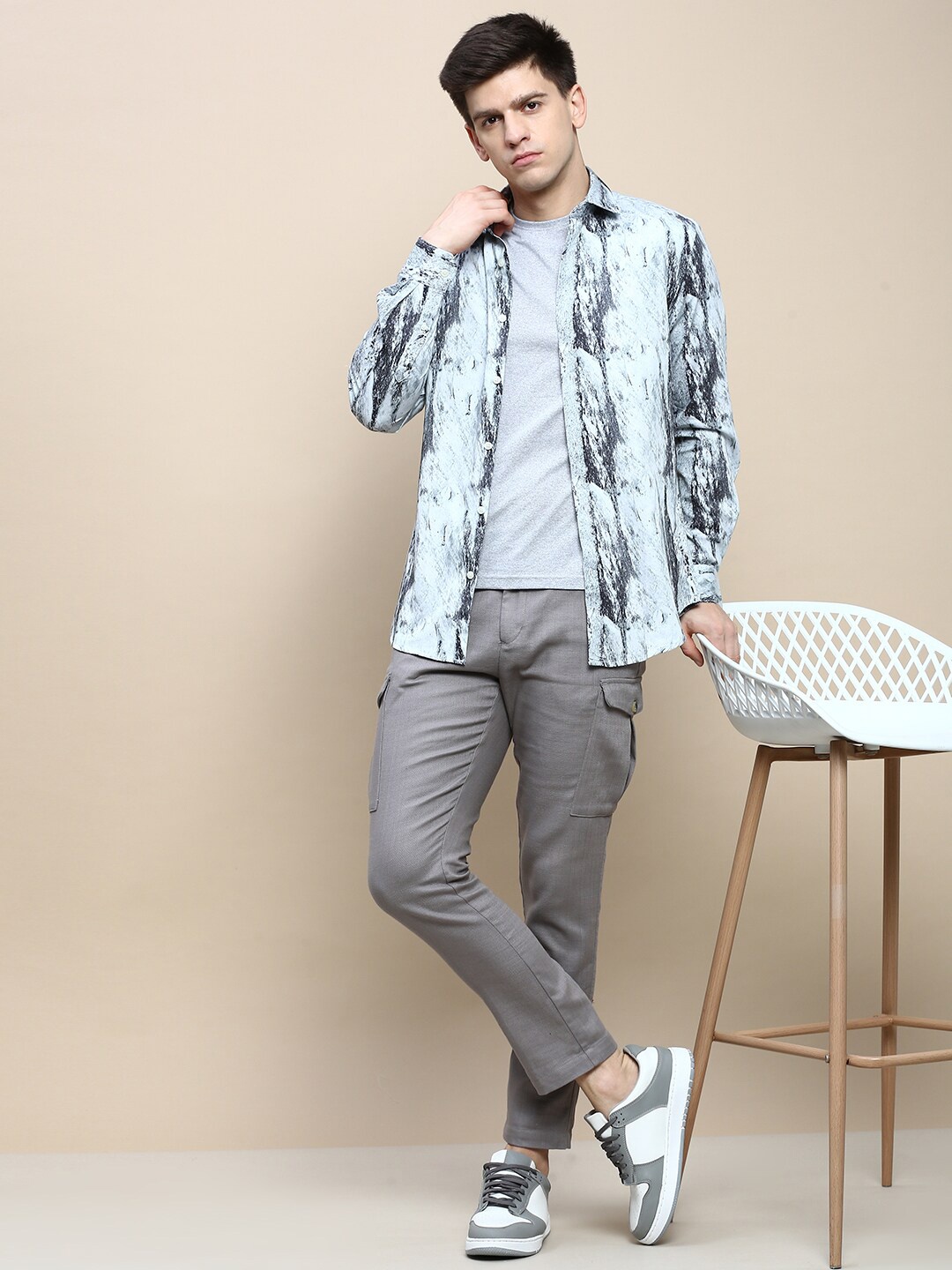 

INVICTUS Slim Fit Abstract Printed Cotton Casual Shirt, Grey