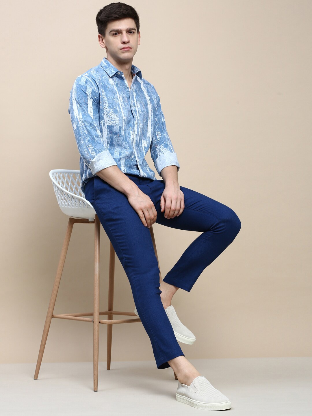 

INVICTUS Sport Abstract Printed Slim Fit Opaque Cotton Casual Shirt, Blue