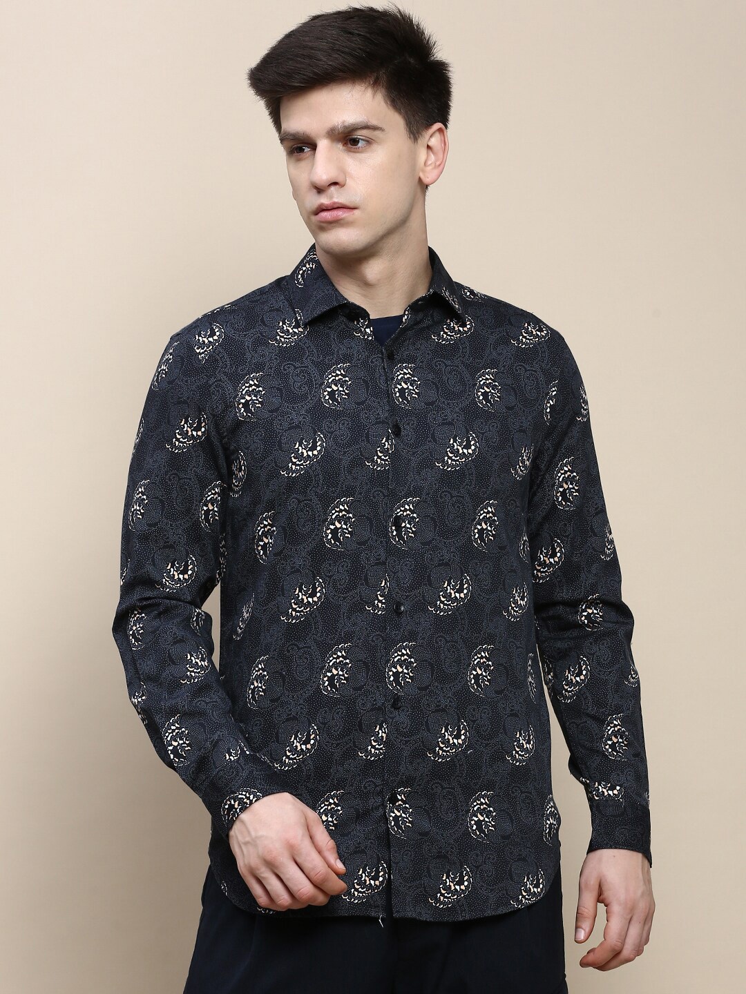 

INVICTUS Ethnic Motifs Printed Club Slim Fit Cotton Casual Shirt, Black
