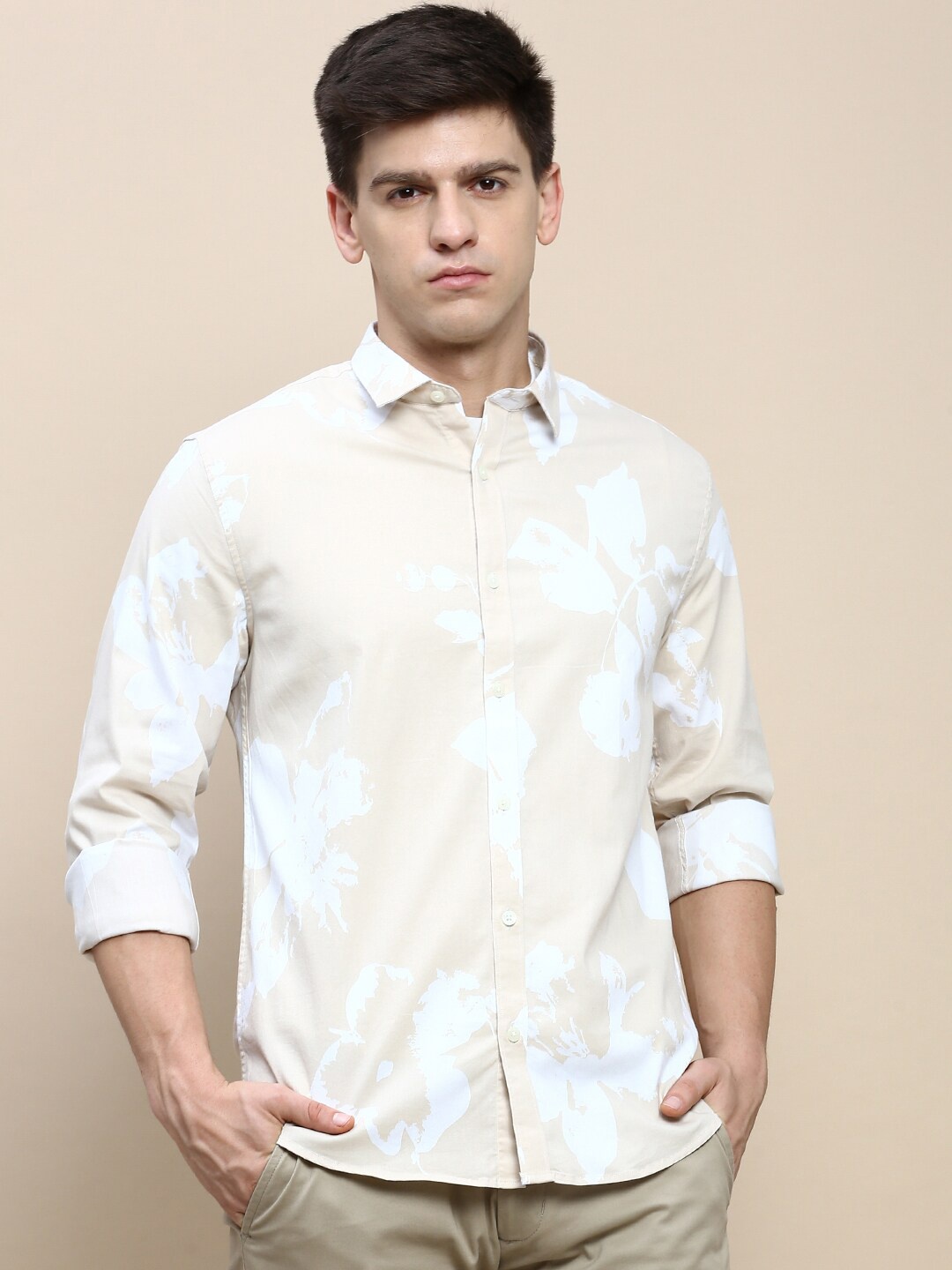 

INVICTUS Floral Printed Club Slim Fit Floral Opaque Cotton Twill Casual Shirt, Cream