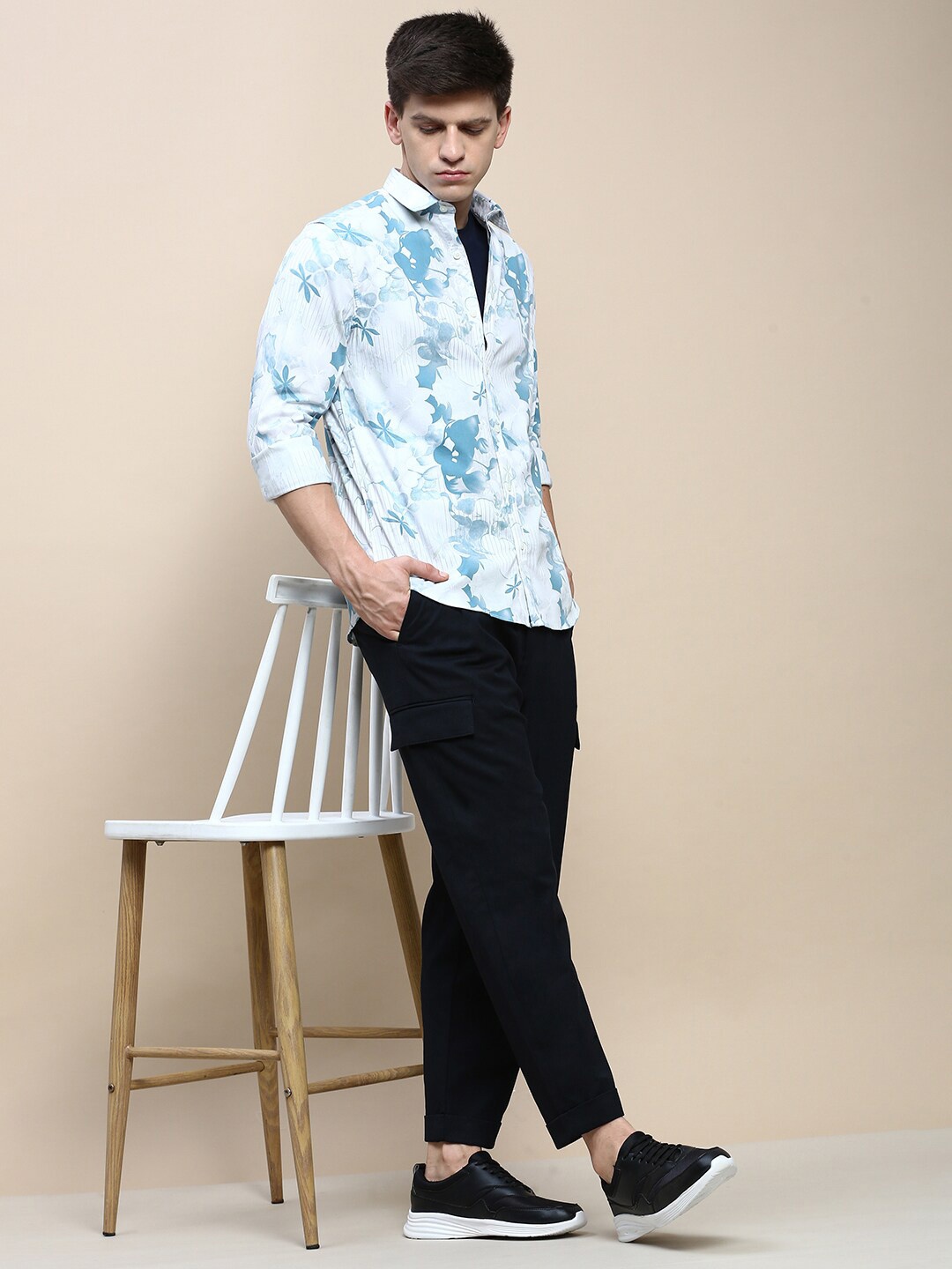 

INVICTUS Sport Slim Fit Floral Printed Twill Cotton Casual Shirt, White