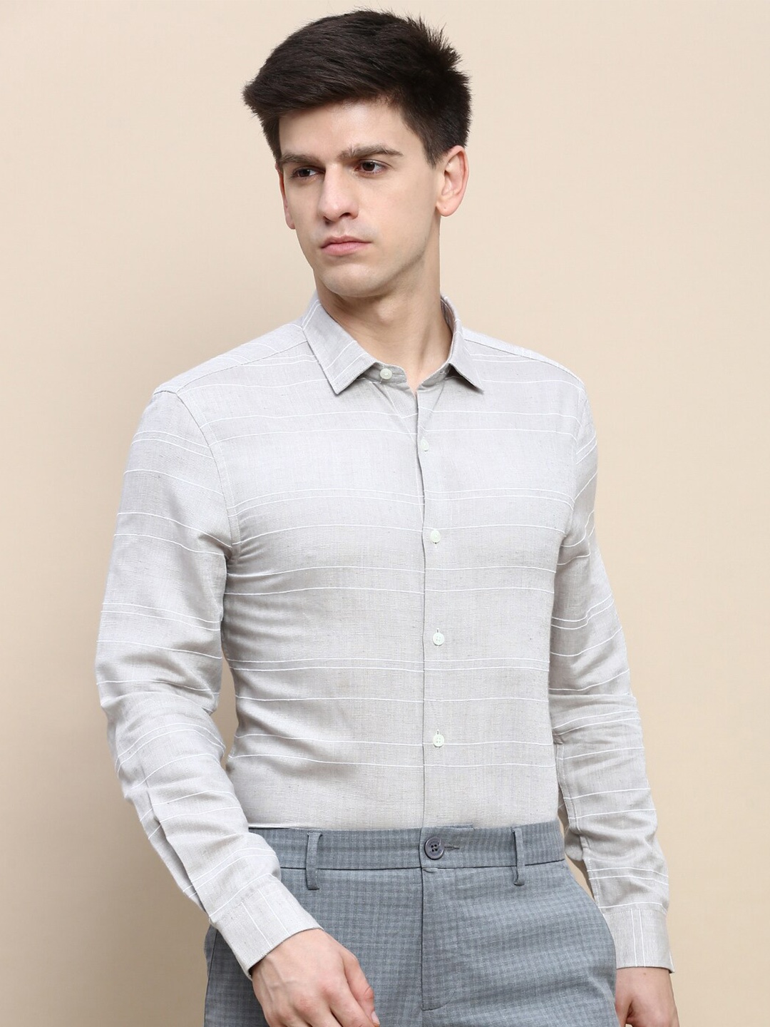 

INVICTUS Standard Slim Fit Horizontal Stripes Spread Collar Cotton Formal Shirt, Taupe