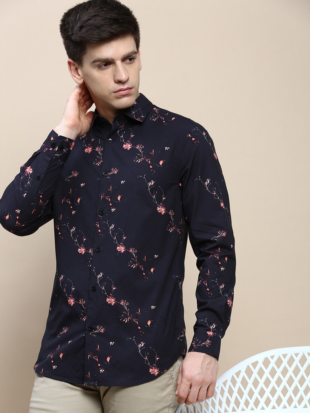 

INVICTUS Club Floral Printed Cotton Slim Fit Casual Shirt, Black
