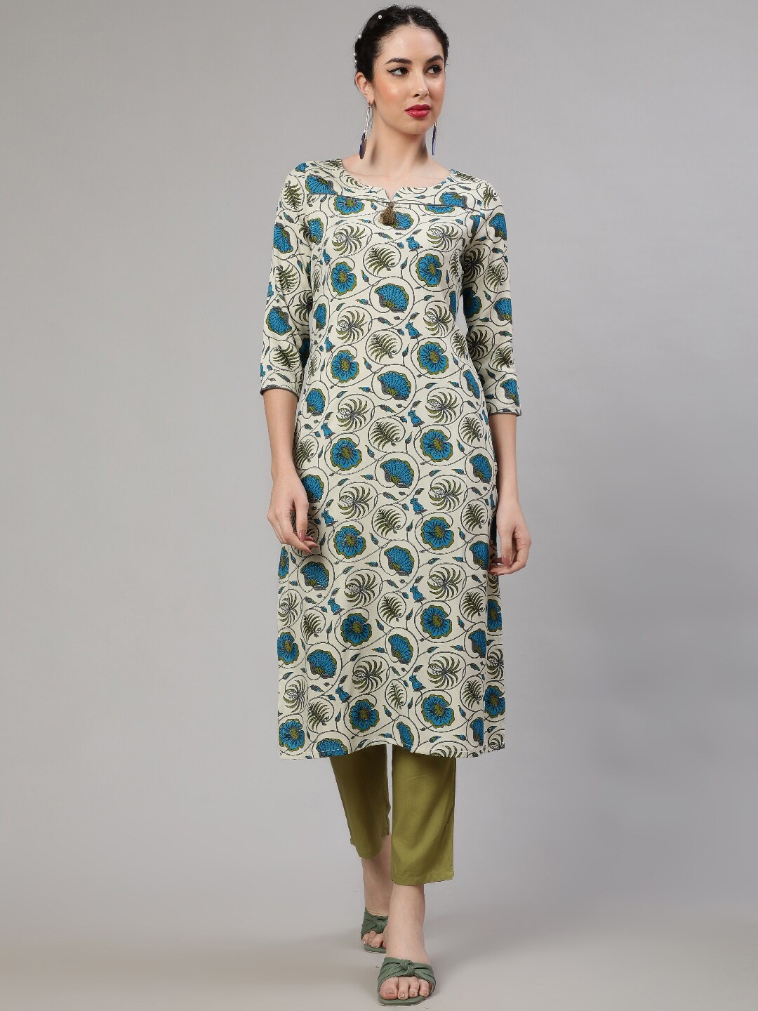 

AKS Round Neck Floral Printed Regular Kurta with Trousers, Cream