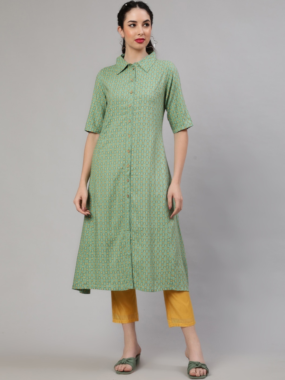 

AKS Floral Printed Regular A-Line Kurta With Trousers, Green