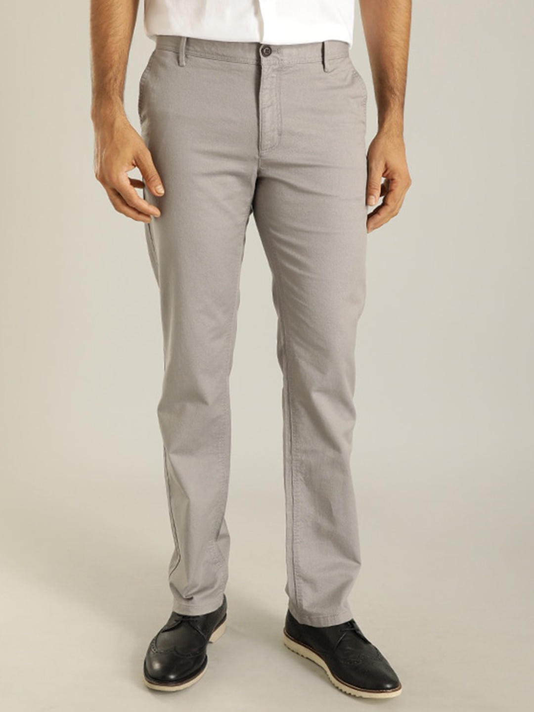 

Indian Terrain Men Kansas Regular Fit Mid-Rise Cotton Trousers, Grey