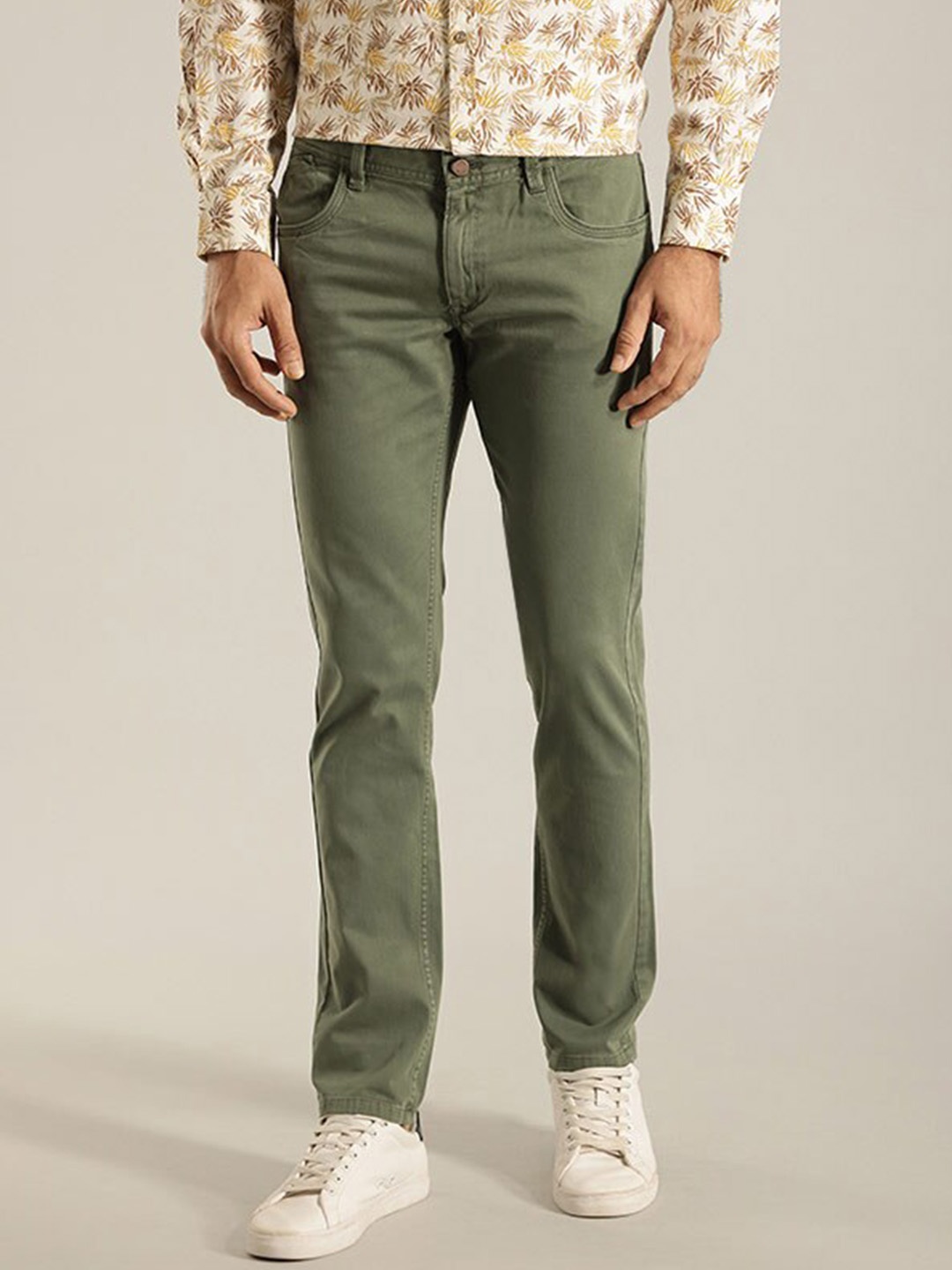 

Indian Terrain Men Brooklyn Slim Fit Chinos Trousers, Green