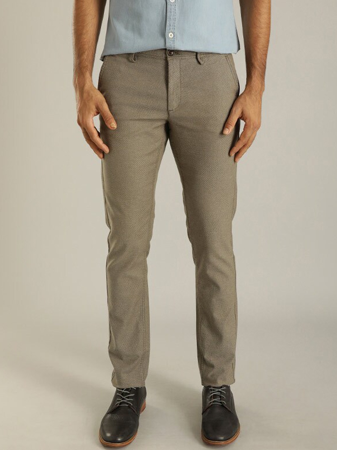 

Indian Terrain Men Brooklyn Slim Fit Mid-Rise Trousers, Green