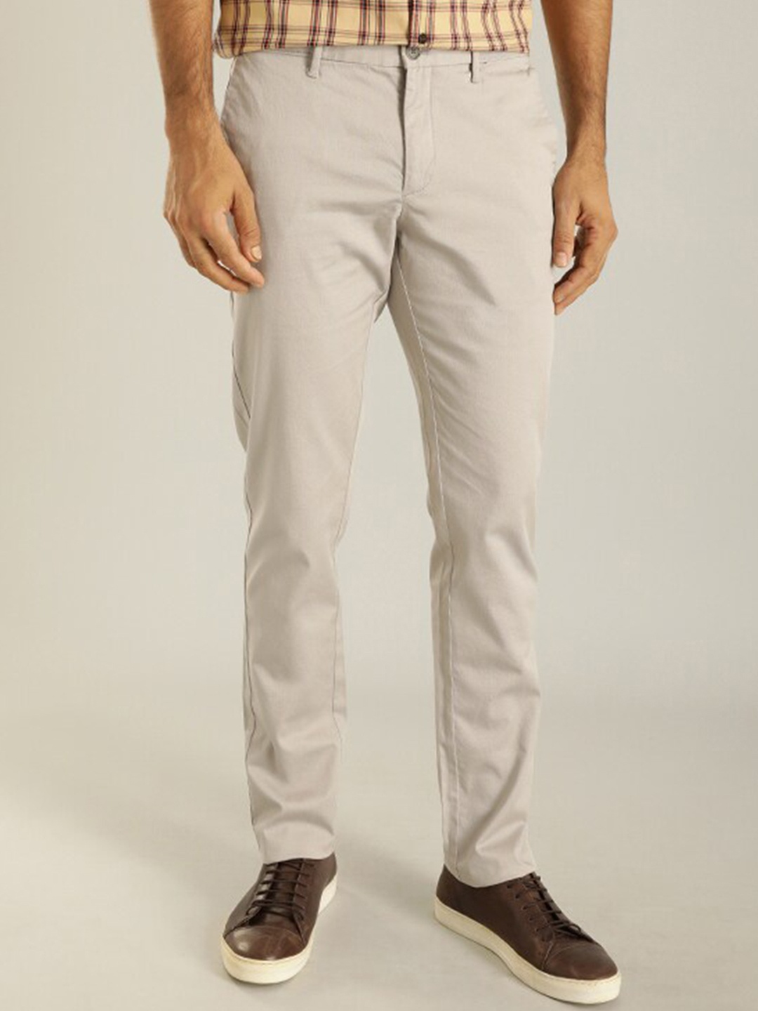 

Indian Terrain Men Brooklyn Slim Fit Chinos, Off white