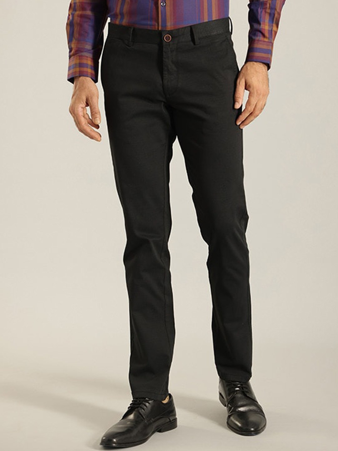 

Indian Terrain Men Brooklyn Slim Fit Trousers, Black
