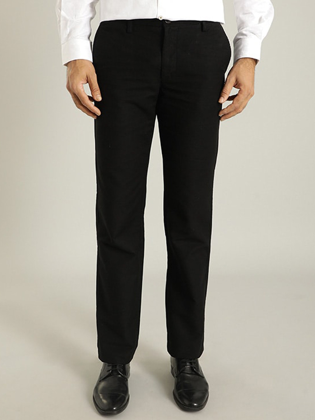 

Indian Terrain Men Kansas Mid-Rise Pure Cotton Trousers, Black