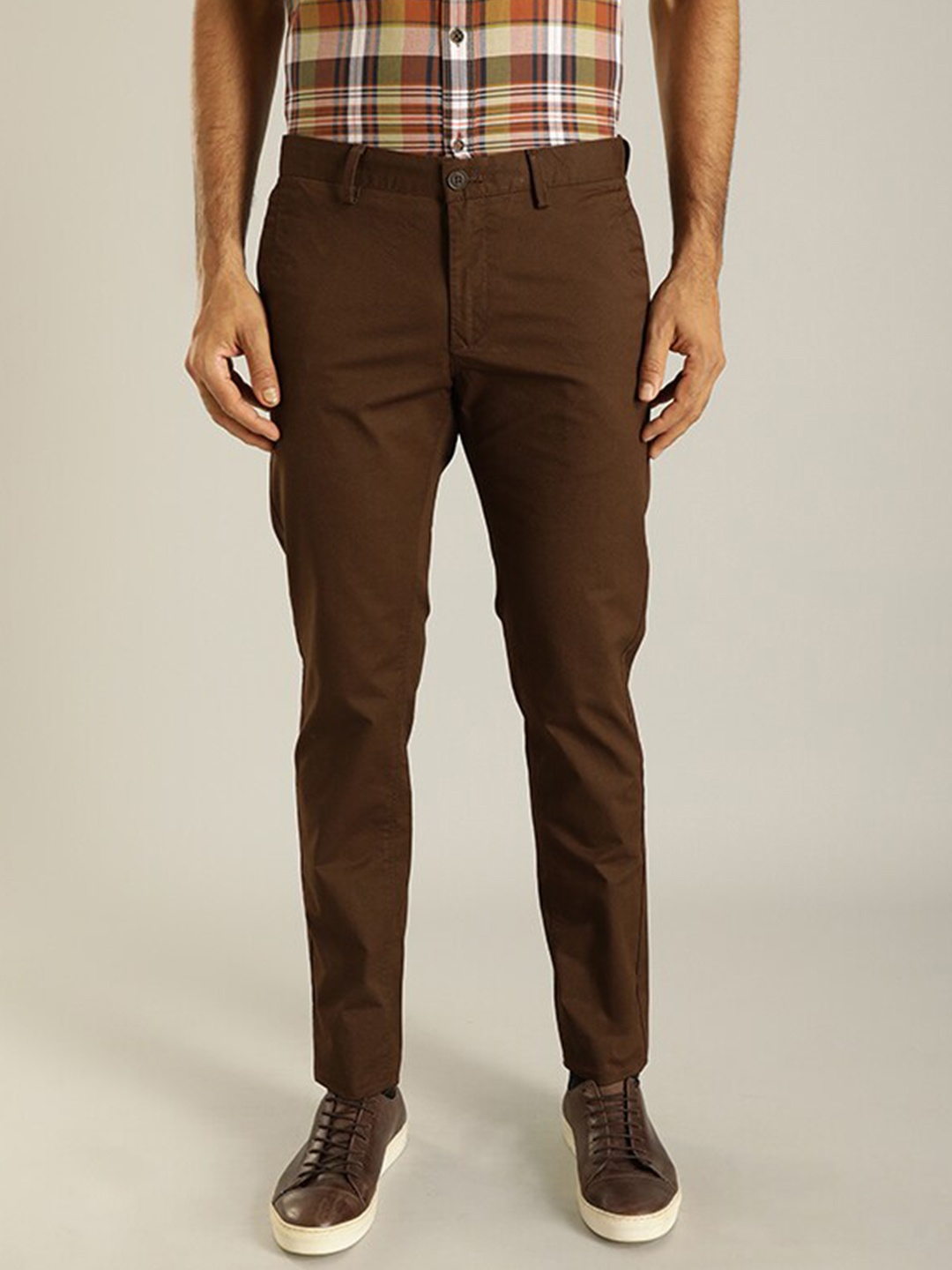 

Indian Terrain Men Urban Slim Fit Trousers, Brown