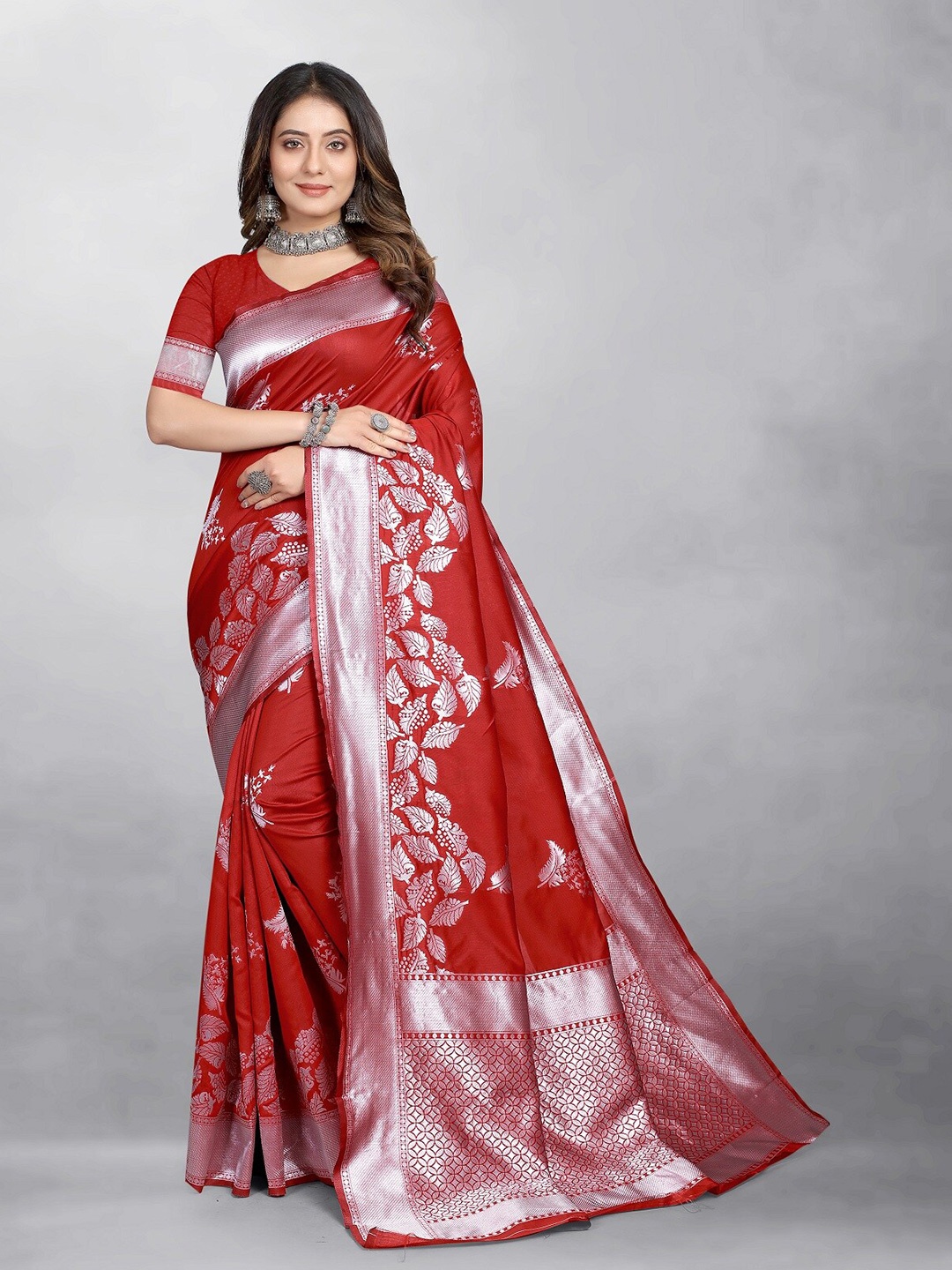 

Hinayat Fashion Woven Design Zari Detailed Banarasi Saree, Red