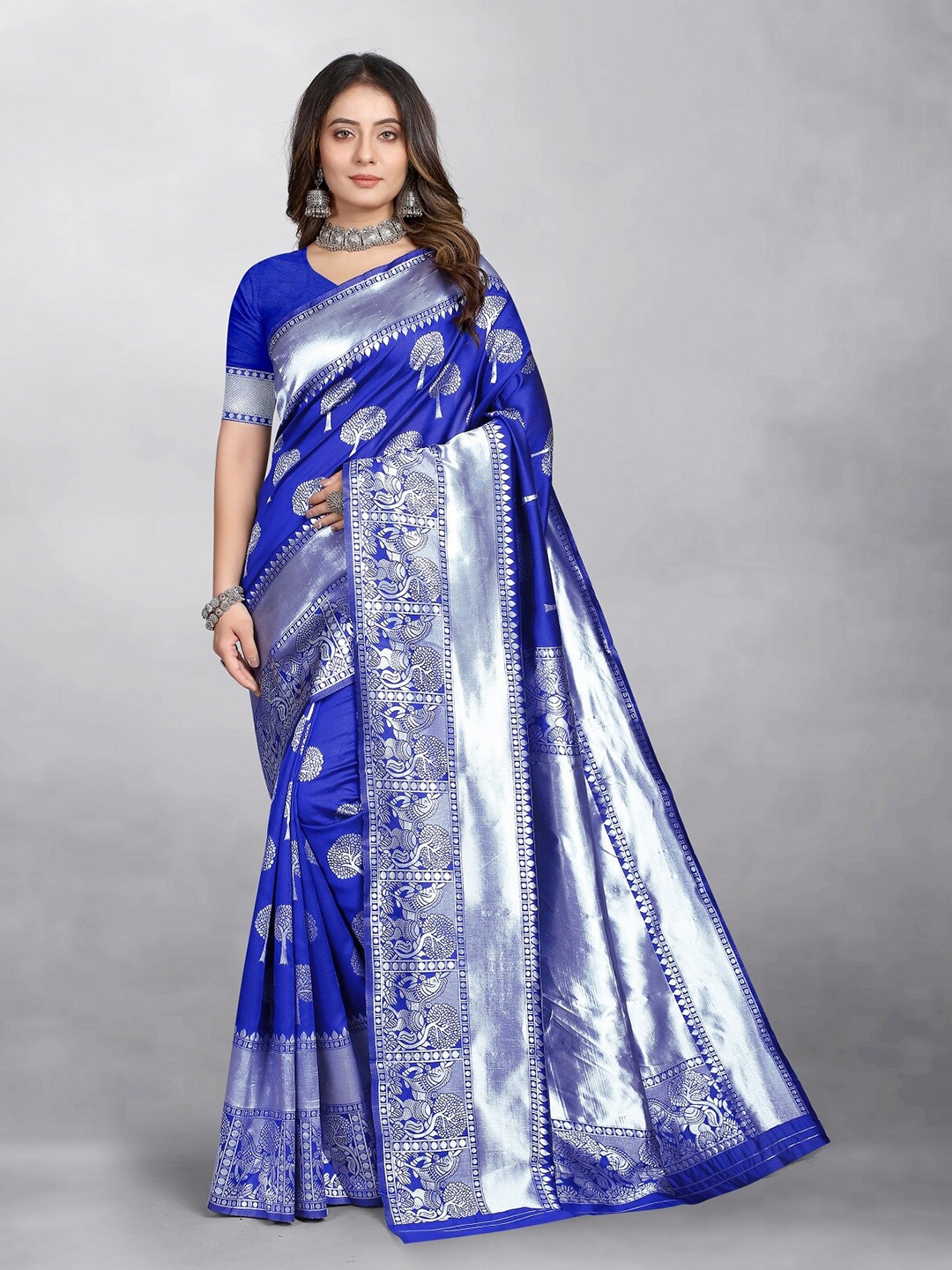 

Hinayat Fashion Woven Design Zari Detailed Banarasi Saree, Blue