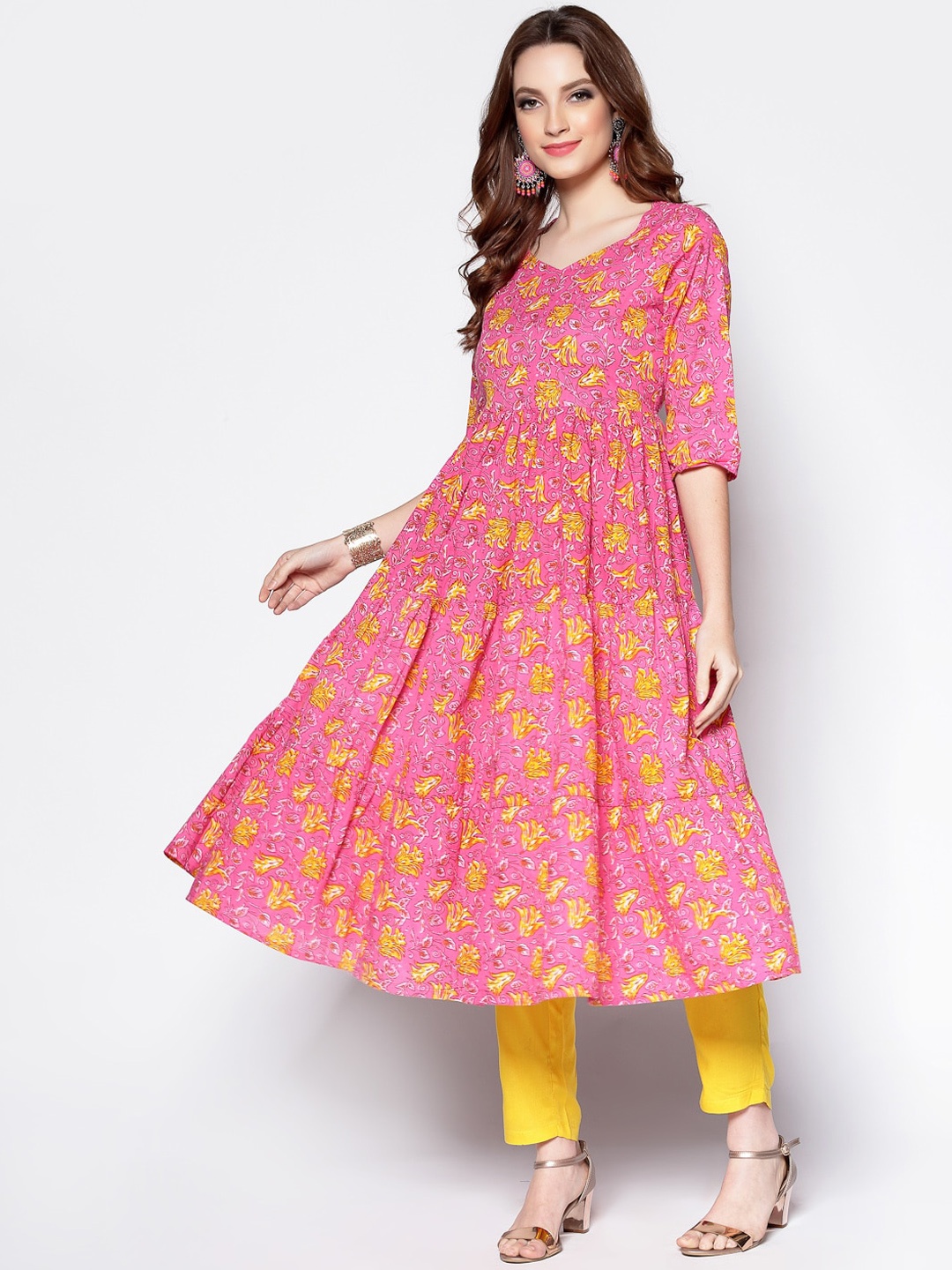 

Sera Floral Printed Sweeteart Neck Cotton Anarkali Kurta, Pink