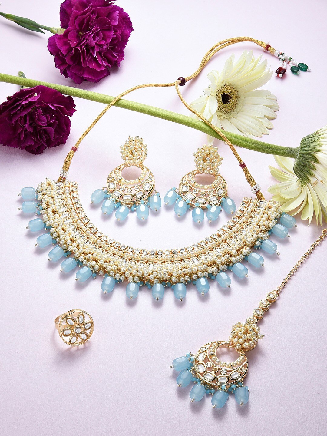 

Zaveri Pearls Gold-Plated Kundan-Studded & Beaded Jewellery Set