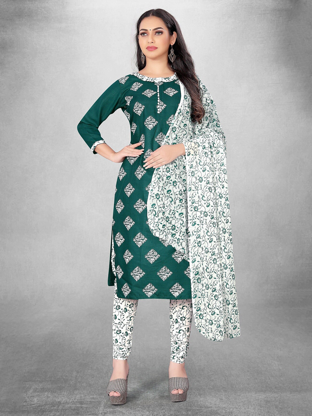 

APNISHA Floral Printed Unstitched Dress Material, Green
