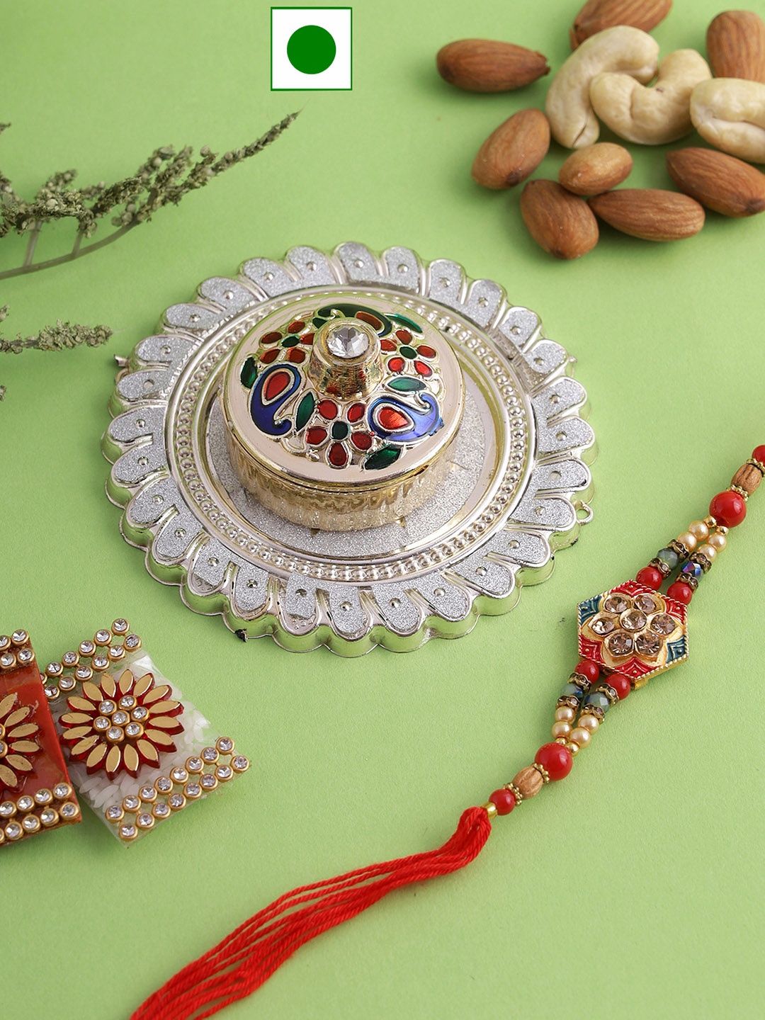 

Aapno Rajasthan Rakhi With Assorted Gifts 100 g, Gold