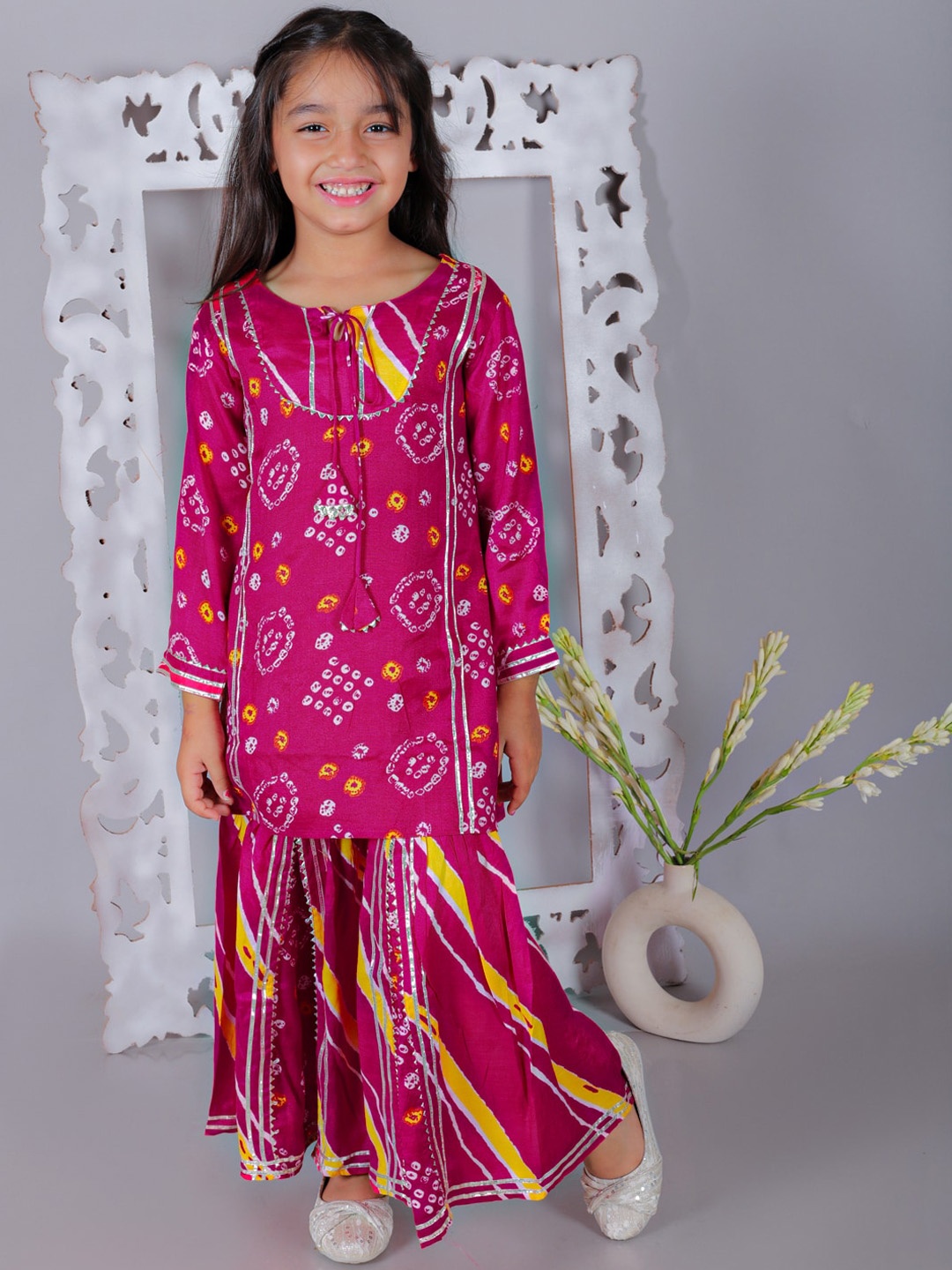 

Ka-mee Girls Pink Bandhani Printed Straight Kurta With Sharara