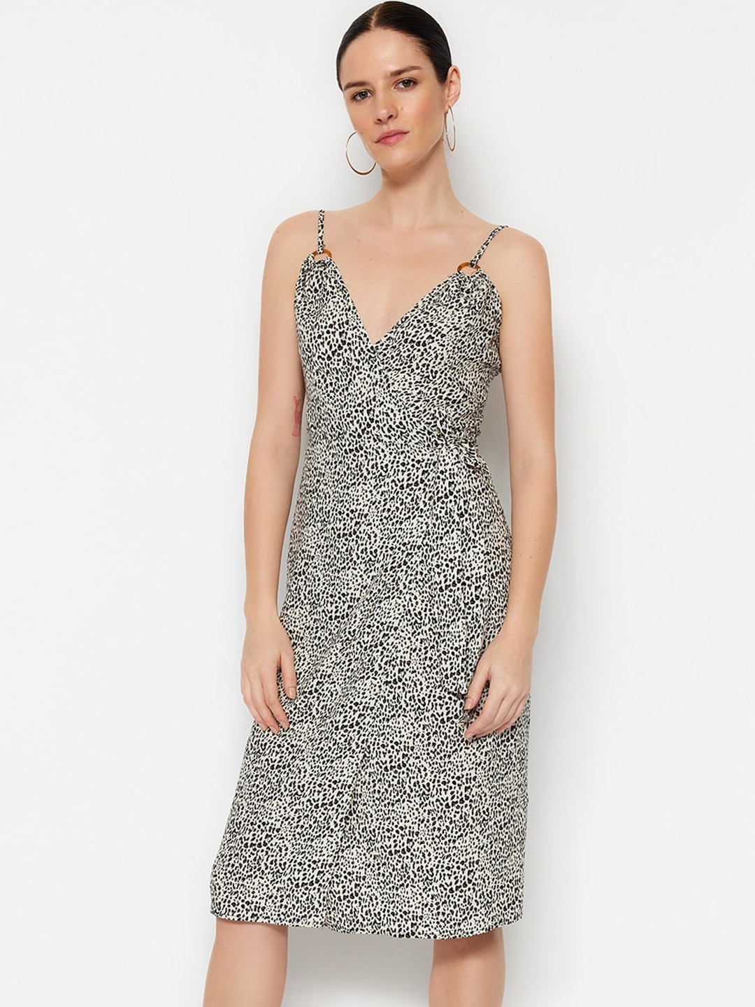 

Trendyol Animal Printed Bow Detailed V-Neck A-Line Dress, Na