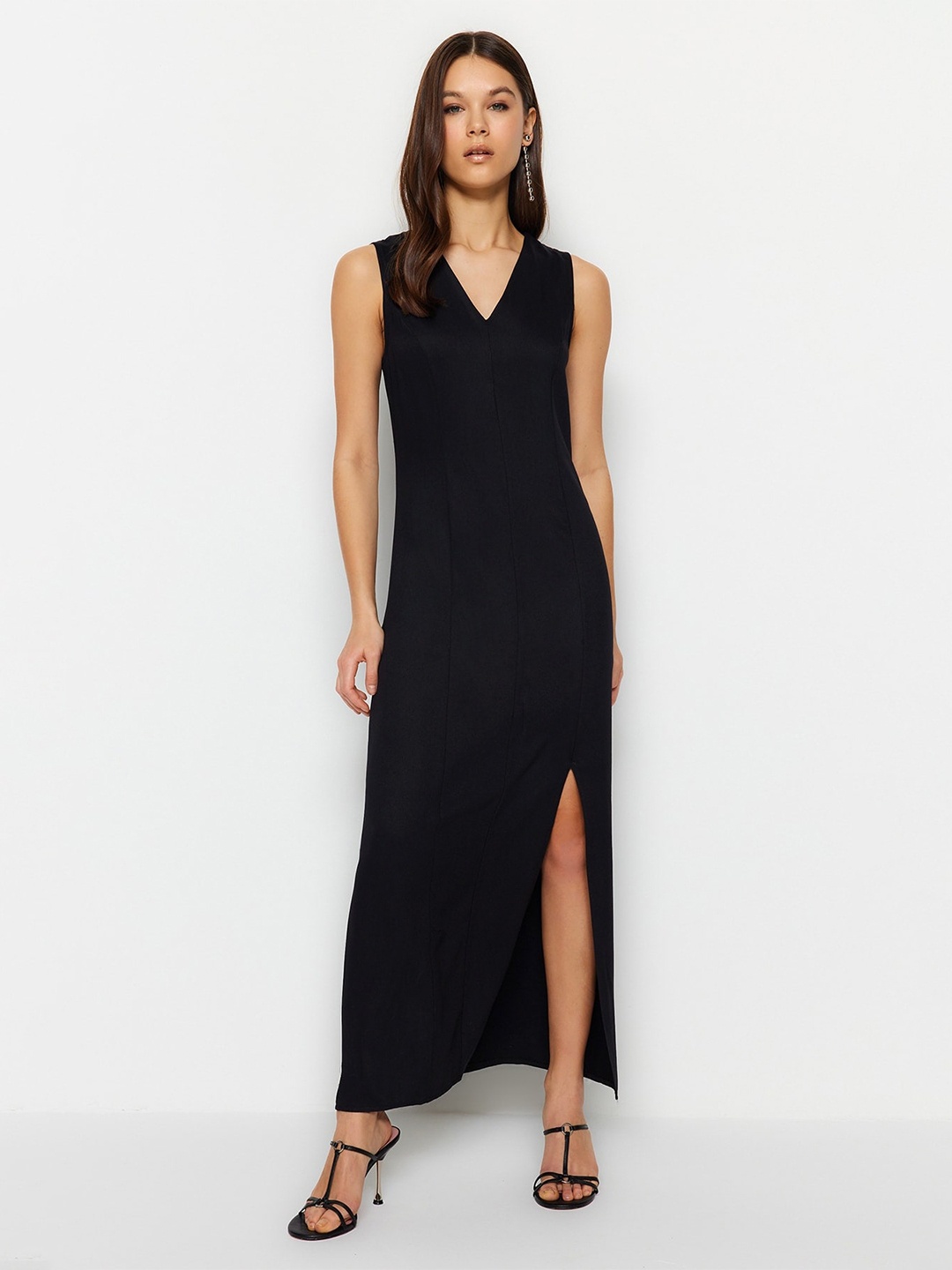 

Trendyol V-Neck Shoulder Straps Maxi Dress, Black