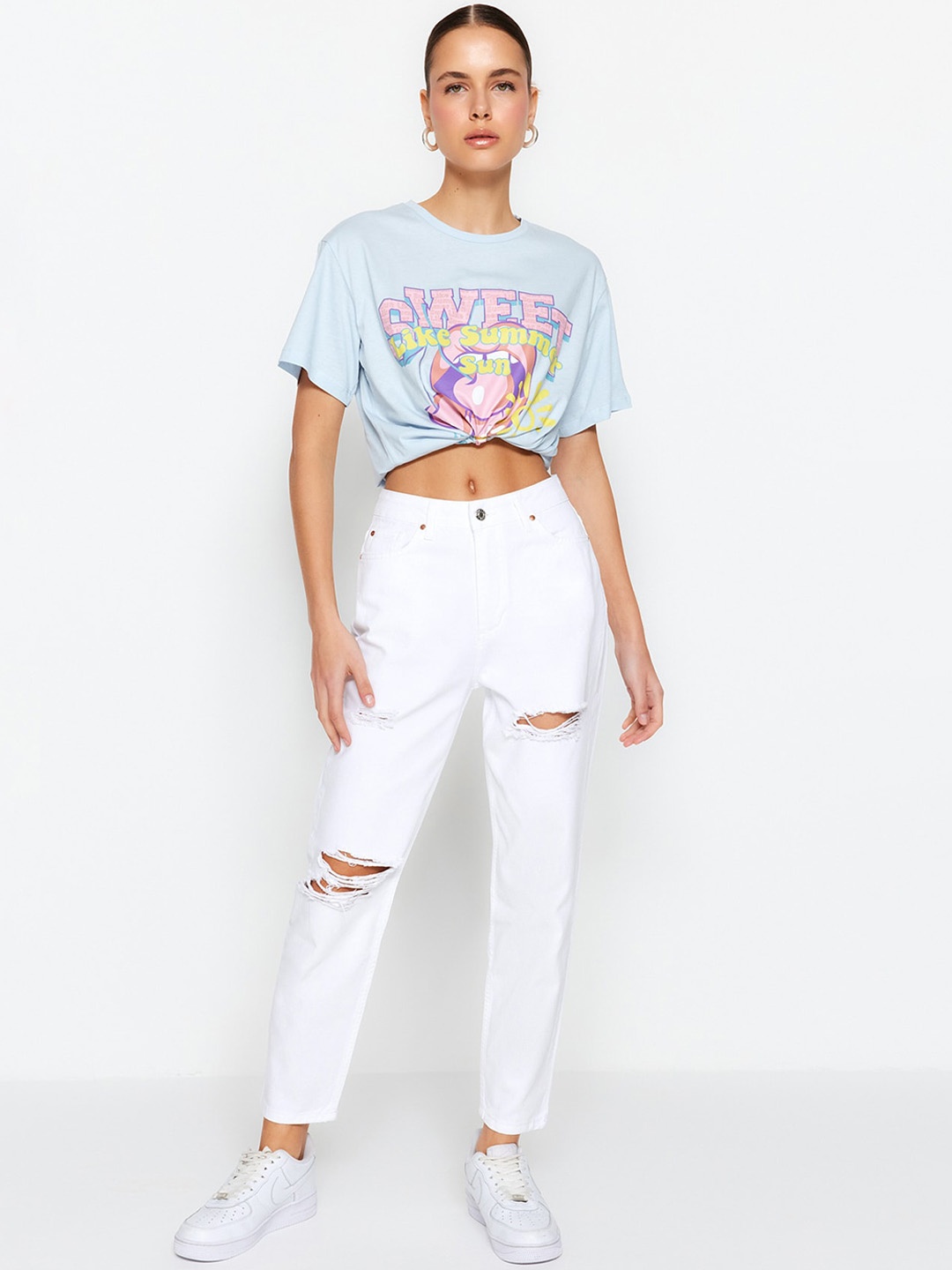 

Trendyol Women Mildly Distressed Cotton Jeans, White