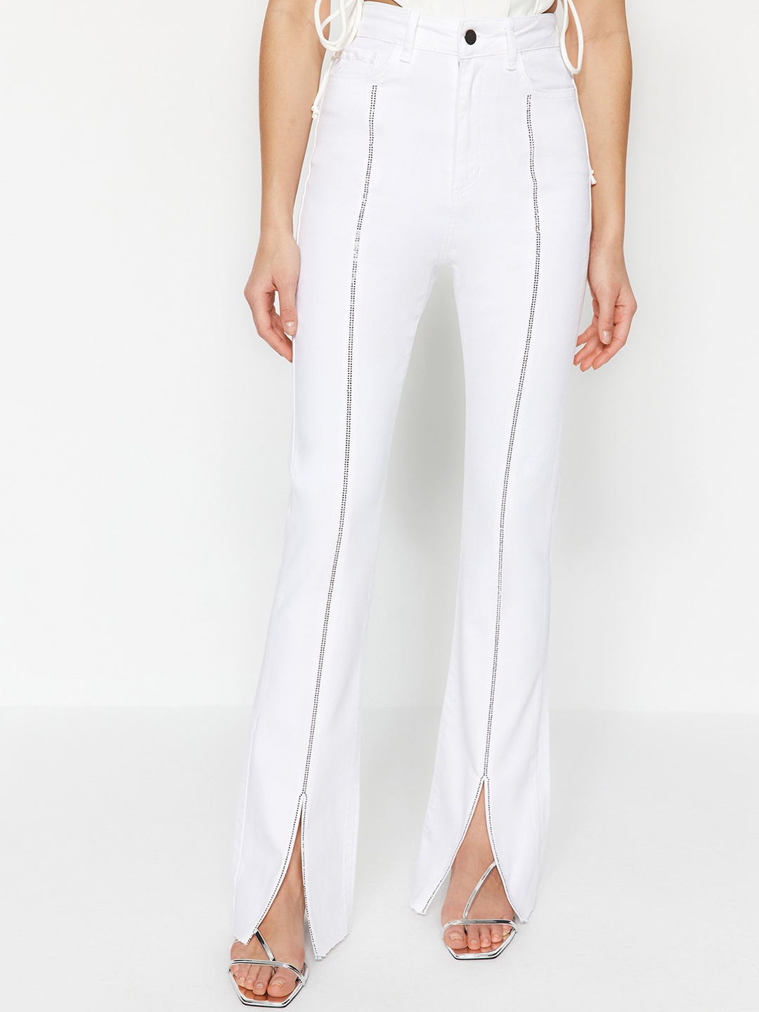 

Trendyol Women Embellished Clean Look Mid-Rise Stretchable Jeans, White