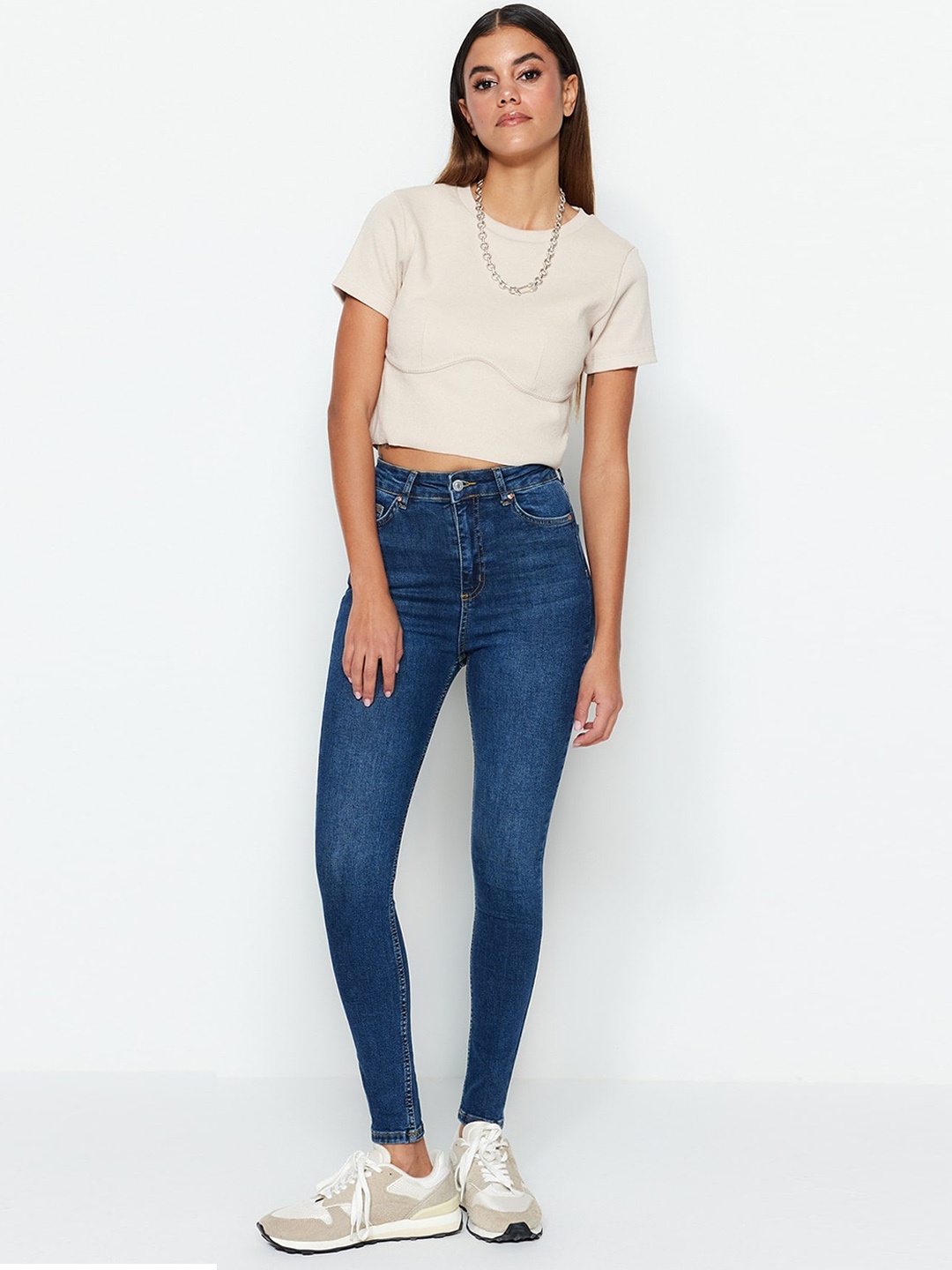 

Trendyol Women High-Rise Skinny Fit Dark Shade Light Fade Clean Look Stretchable Jeans, Blue
