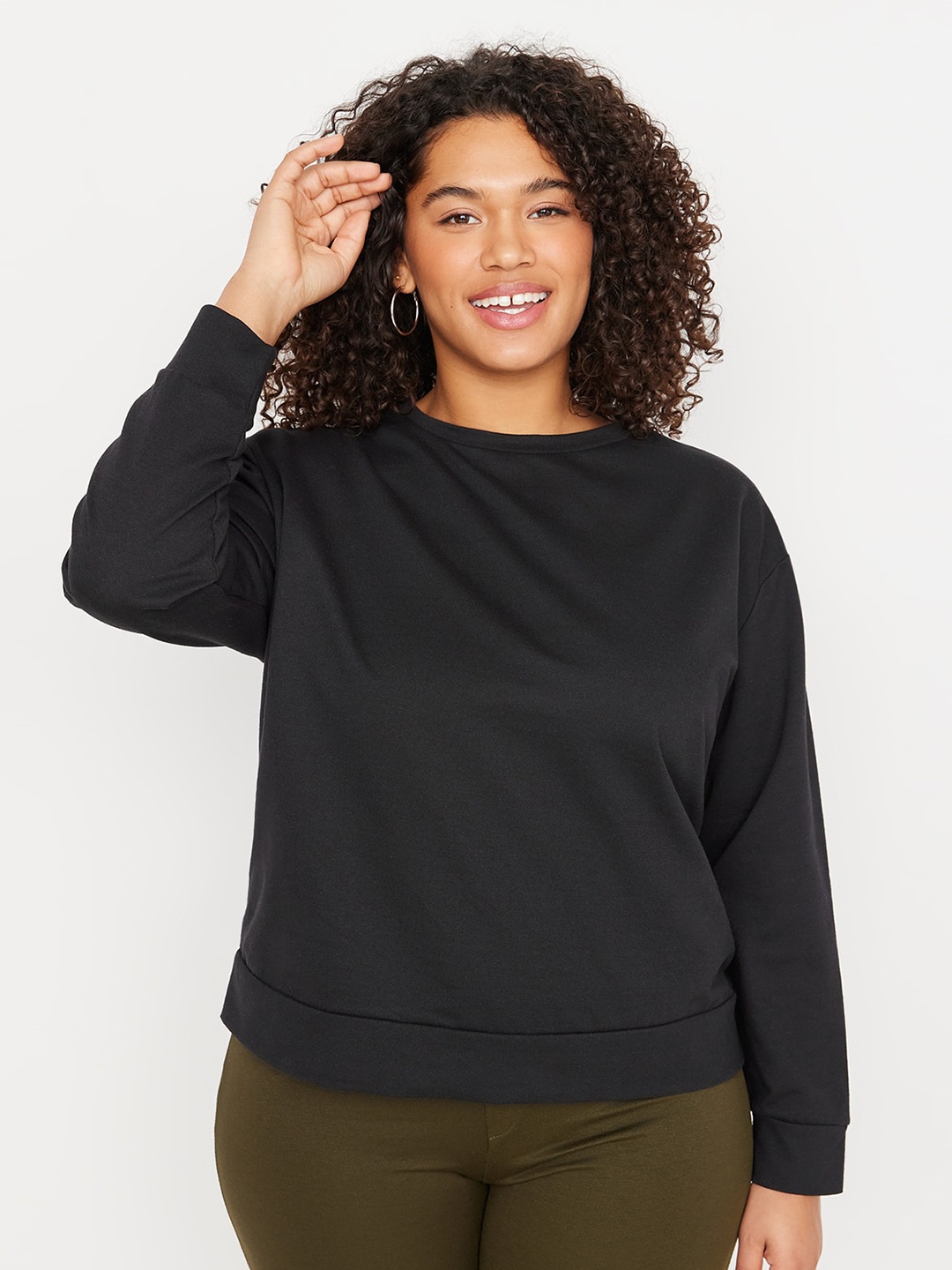 

Trendyol Plus Size Round Neck Pullover Sweatshirt, Black