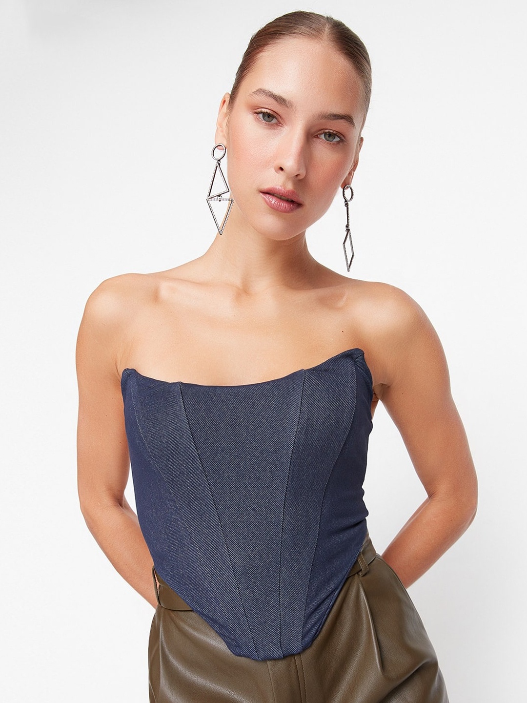 

Trendyol Off Shoulder Cotton Fitted Regular Top, Navy blue