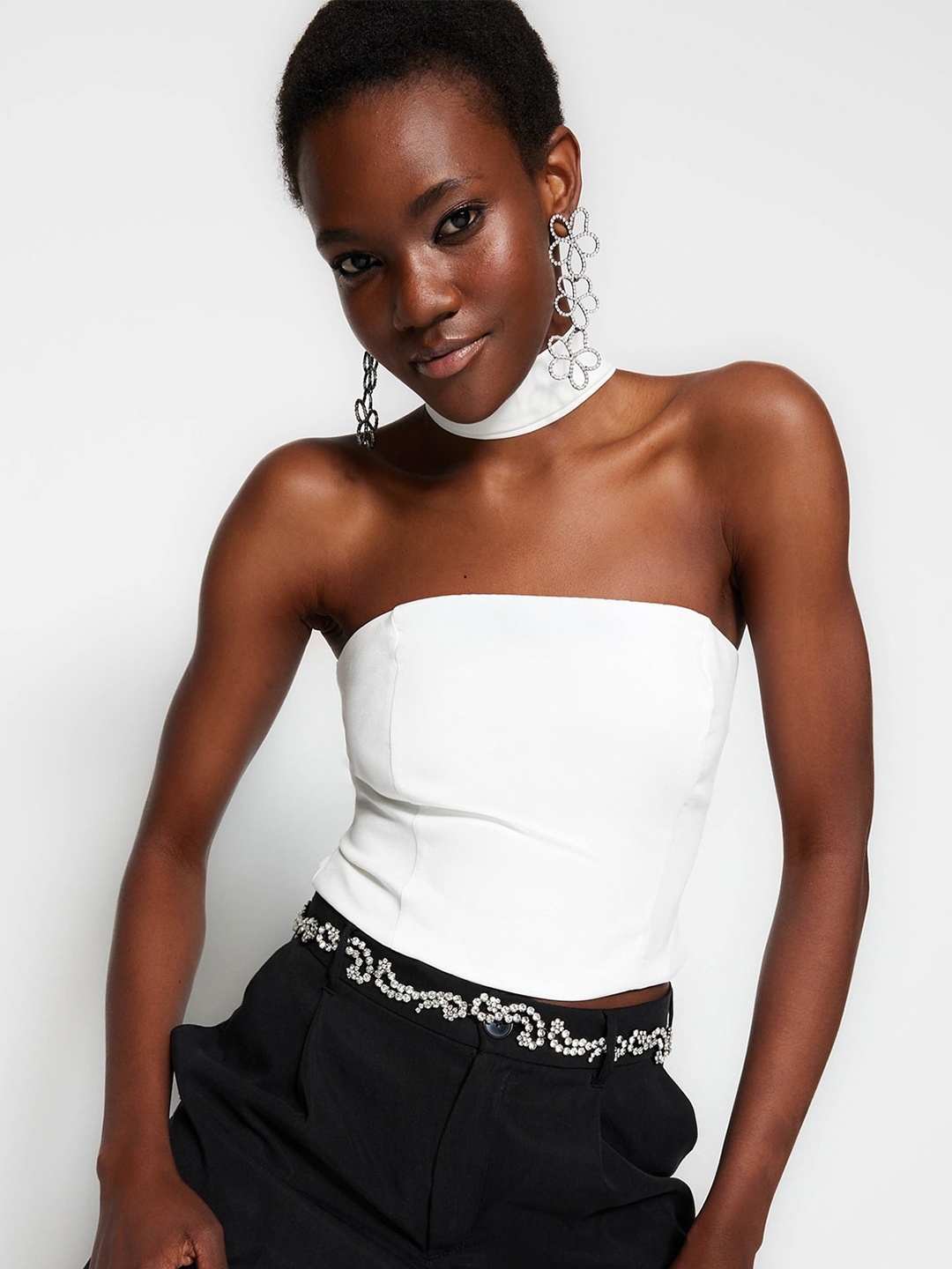 

Trendyol Choker Neck Sleeveless Crop Tube Top, White