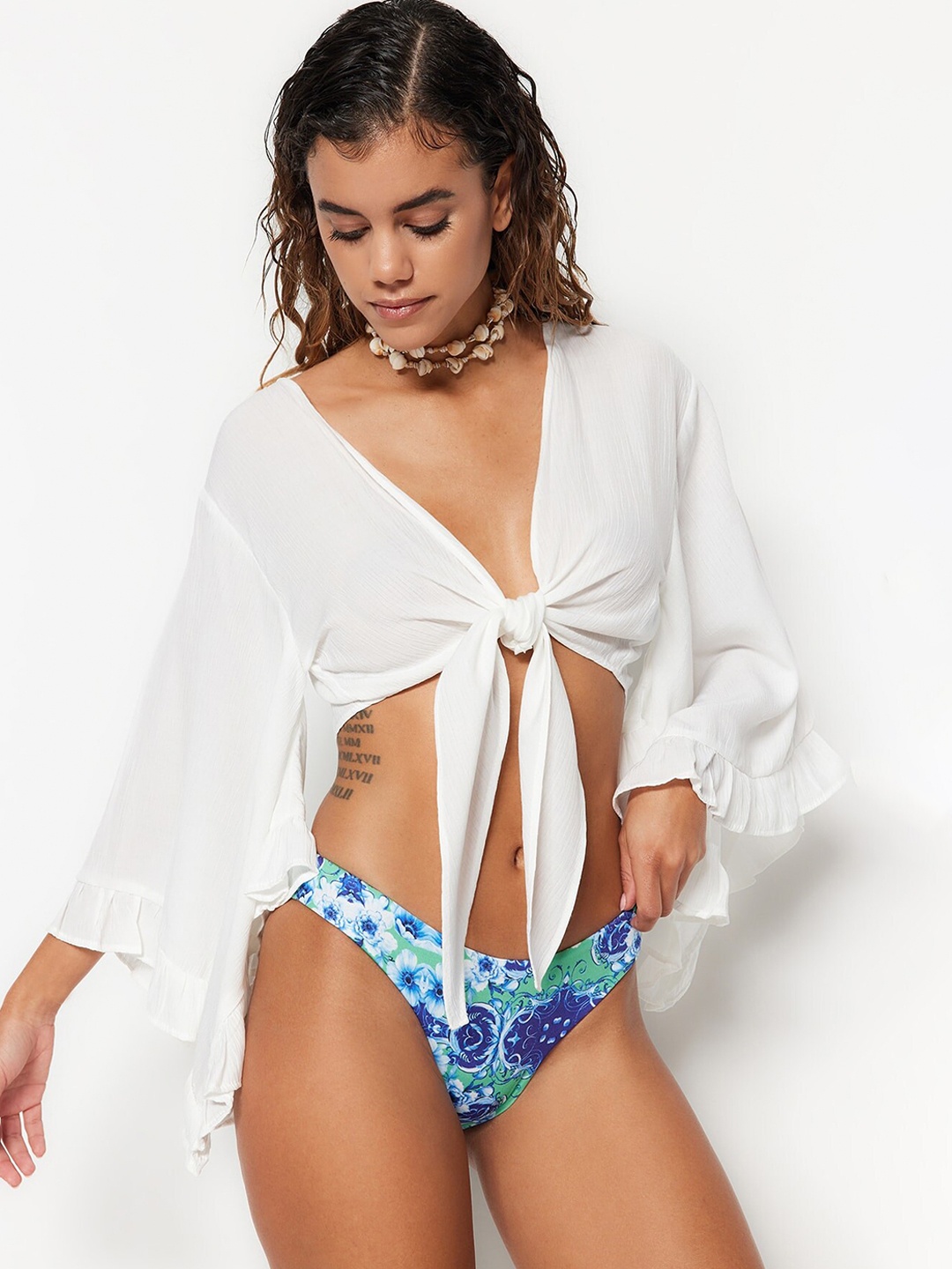 

Trendyol Flared Sleeve Crop Top, White