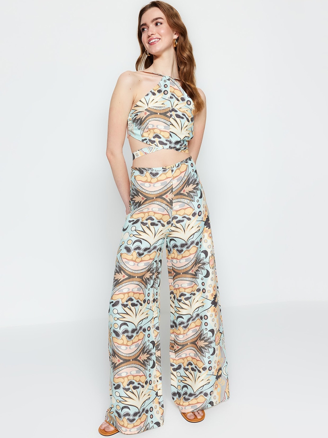 

Trendyol Women Abstract Printed Trousers, Green
