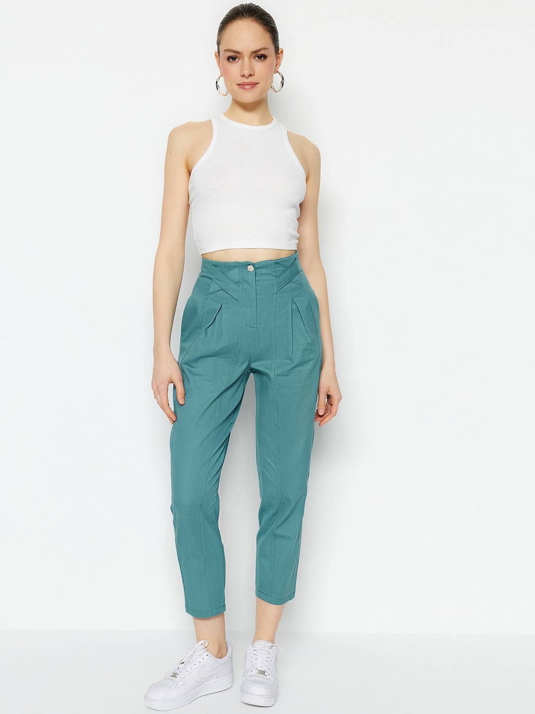 

Trendyol Women Pleated Mid Rise Pure Cotton Trousers, Green
