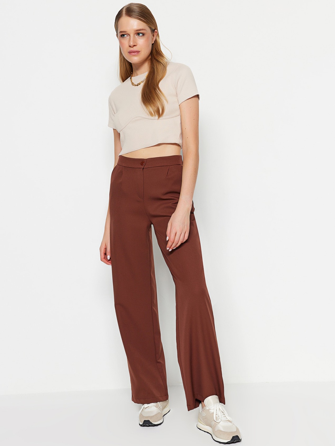 

Trendyol Women Mid-Rise Regular Fit Parallel Trousers, Maroon