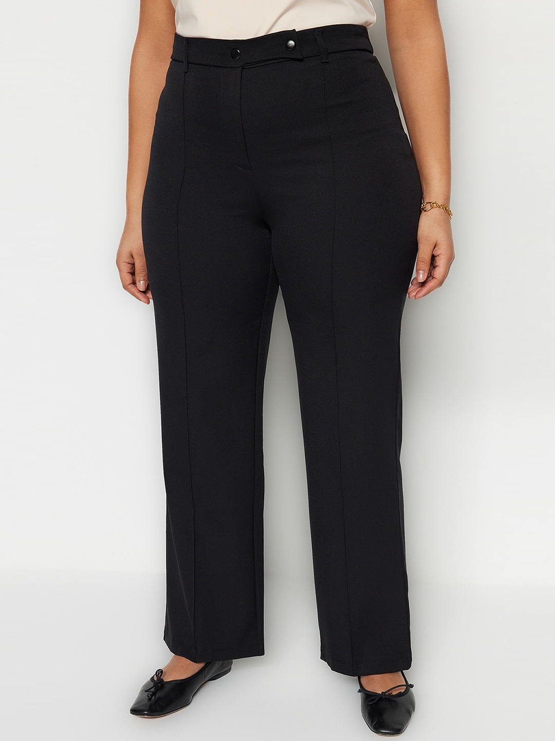 

Trendyol Women Mid Rise Parallel Trousers, Black