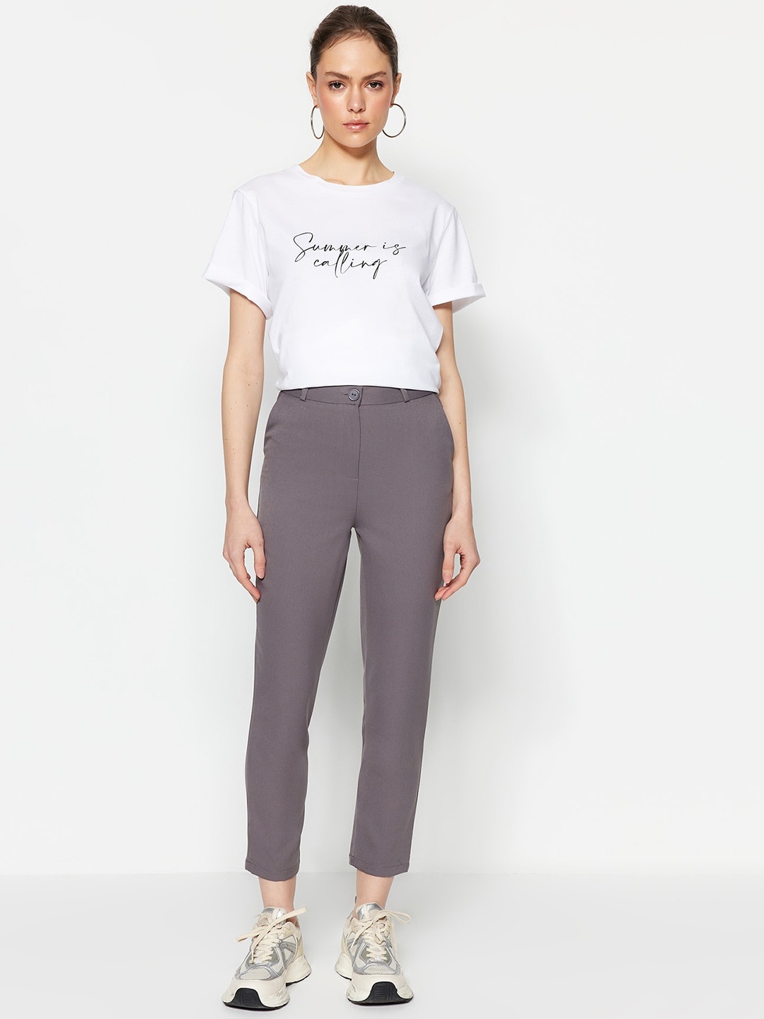 

Trendyol Women Mid-Rise Regular Fit Trousers, Grey