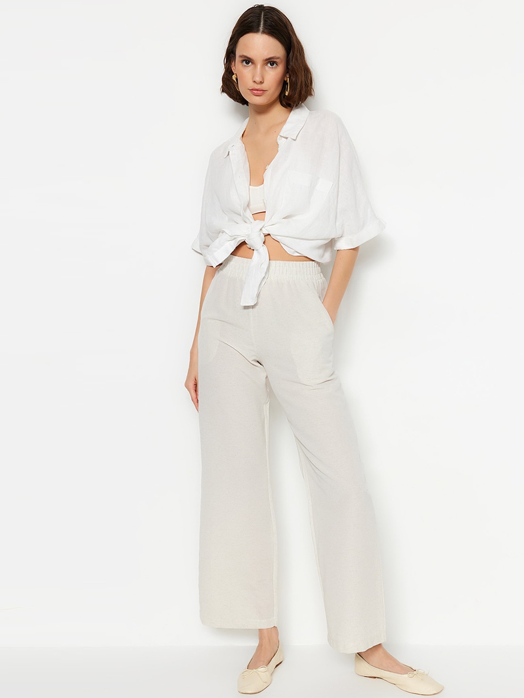 

Trendyol Women Mid-Rise Pure Cotton Parallel Trousers, Off white
