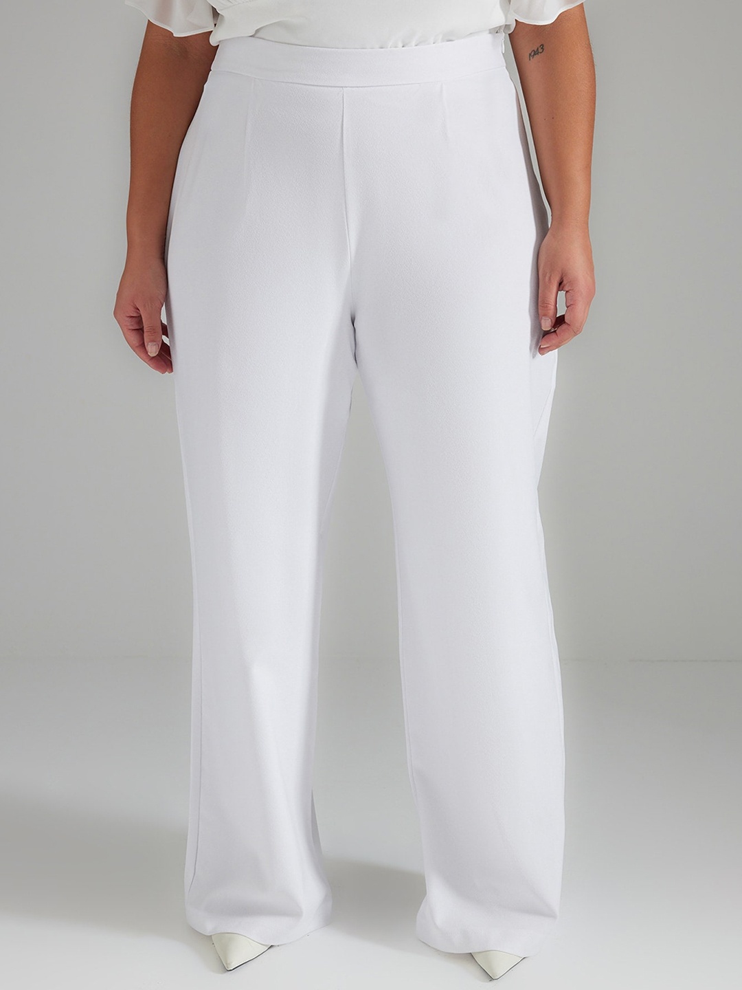 

Trendyol Women Mid-Rise Parallel Trousers, White