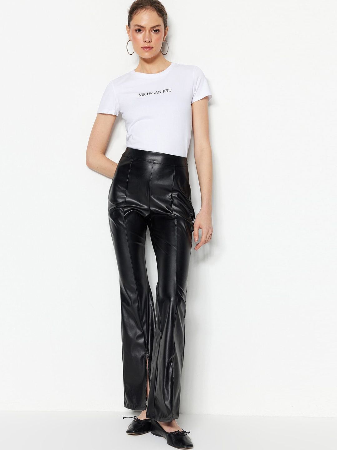 

Trendyol Women Mid Rise Bootcut Trousers, Black