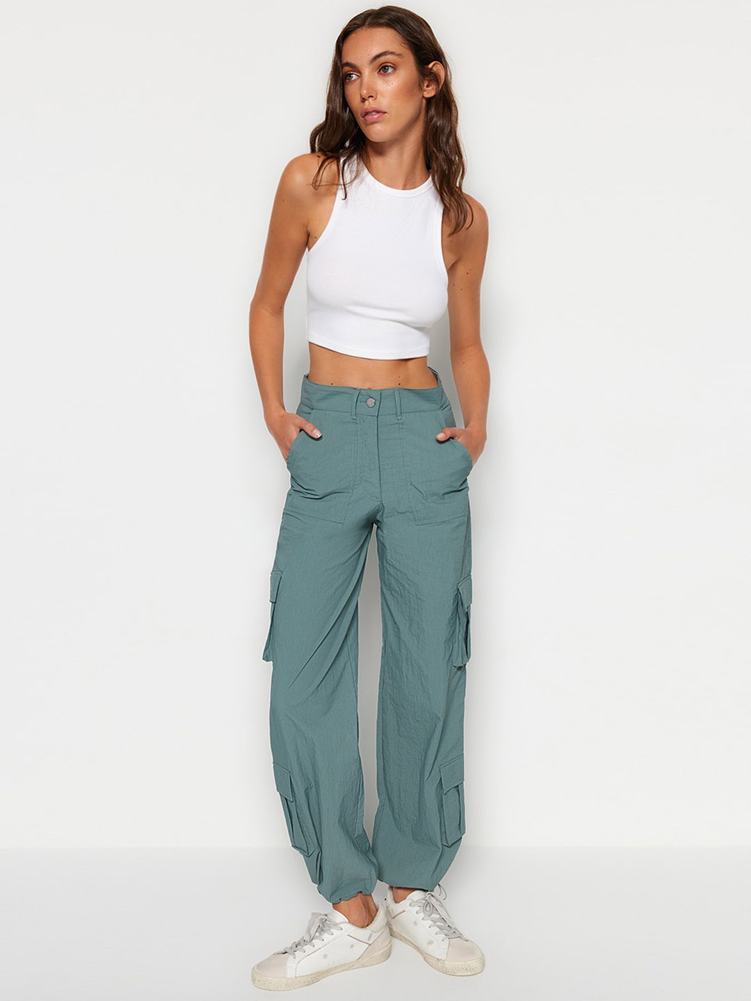 

Trendyol Women Mid-Rise Cargos, Grey